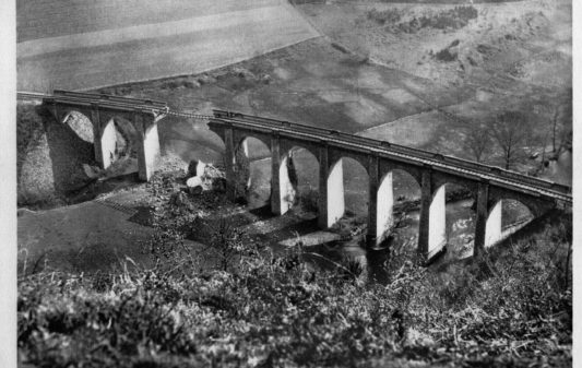 Guingouin coupe le viaduc de Bussy-Varache, mars 1943.